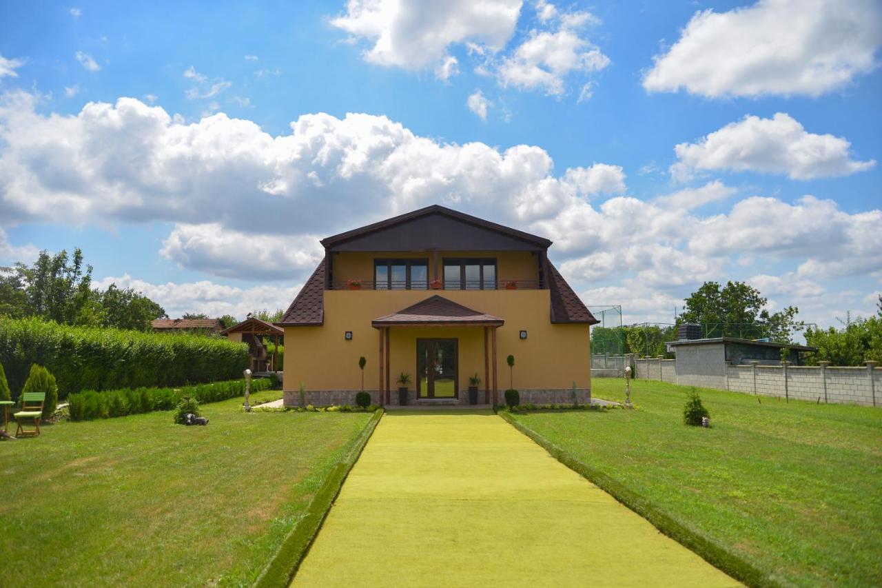 Guest House Erida Trastenik Bagian luar foto