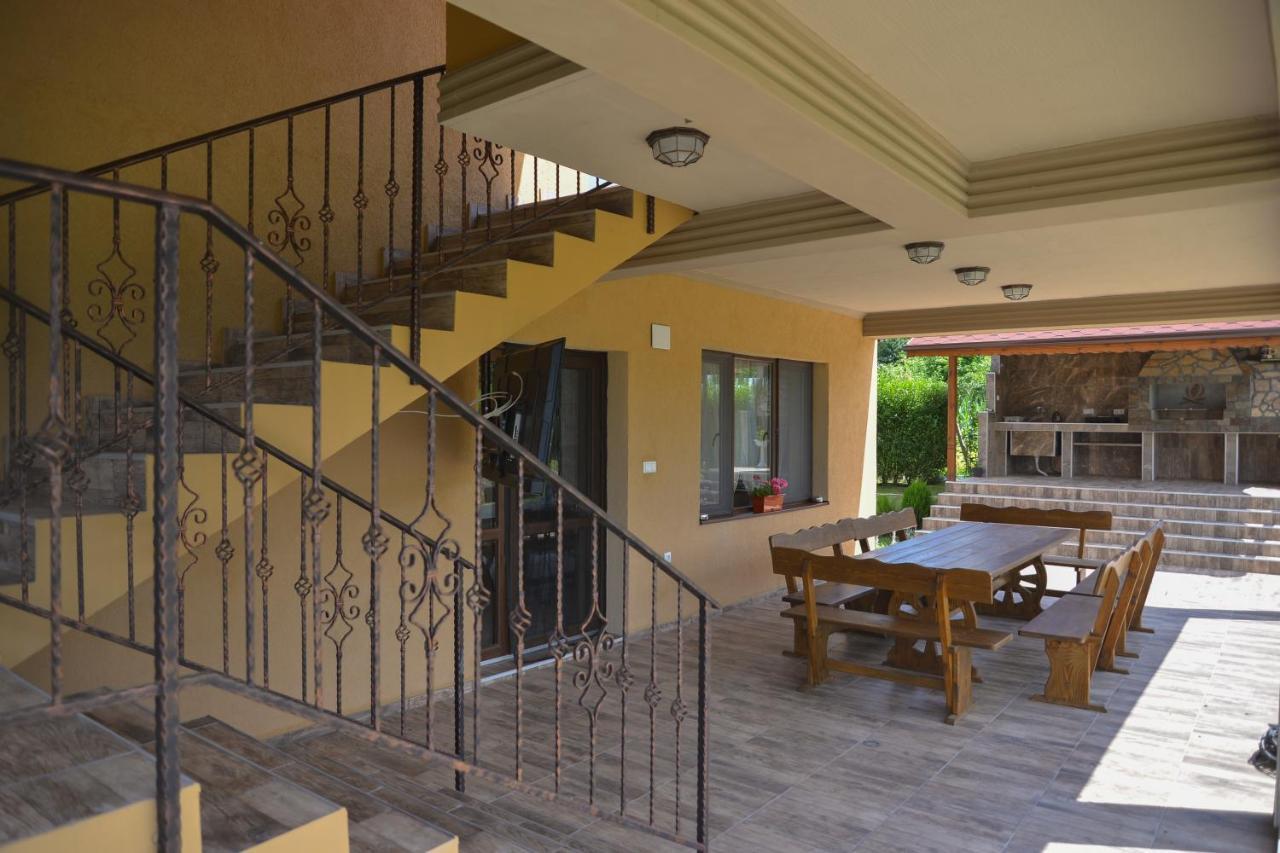 Guest House Erida Trastenik Bagian luar foto
