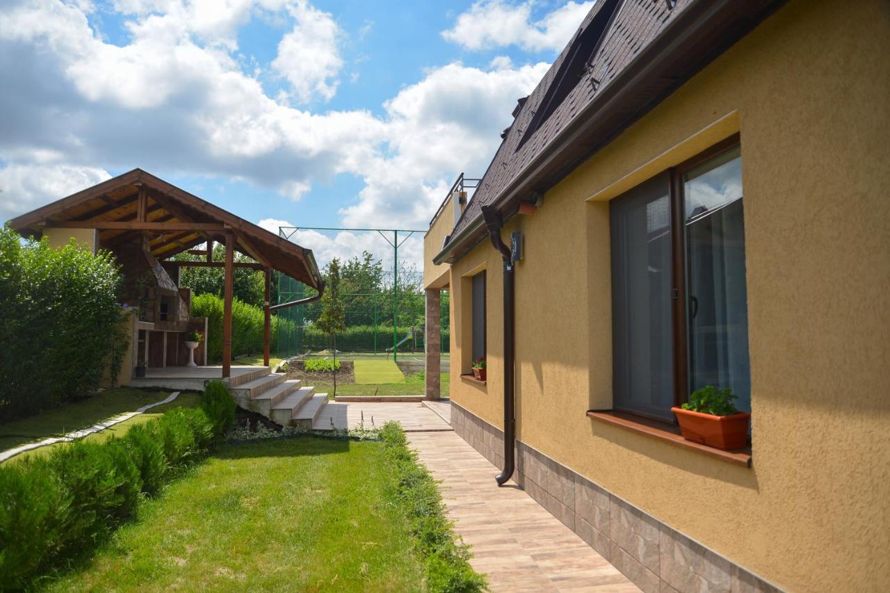 Guest House Erida Trastenik Bagian luar foto