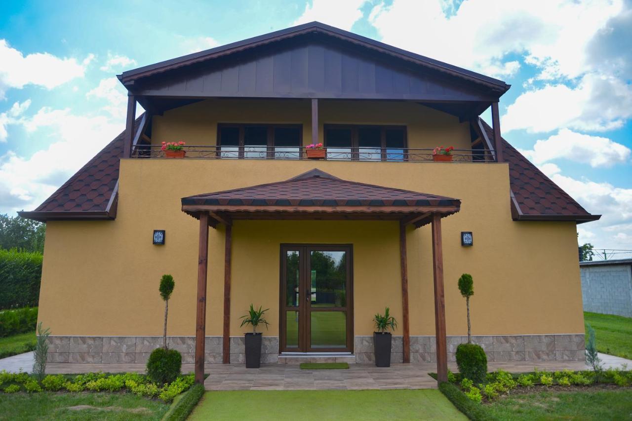Guest House Erida Trastenik Bagian luar foto