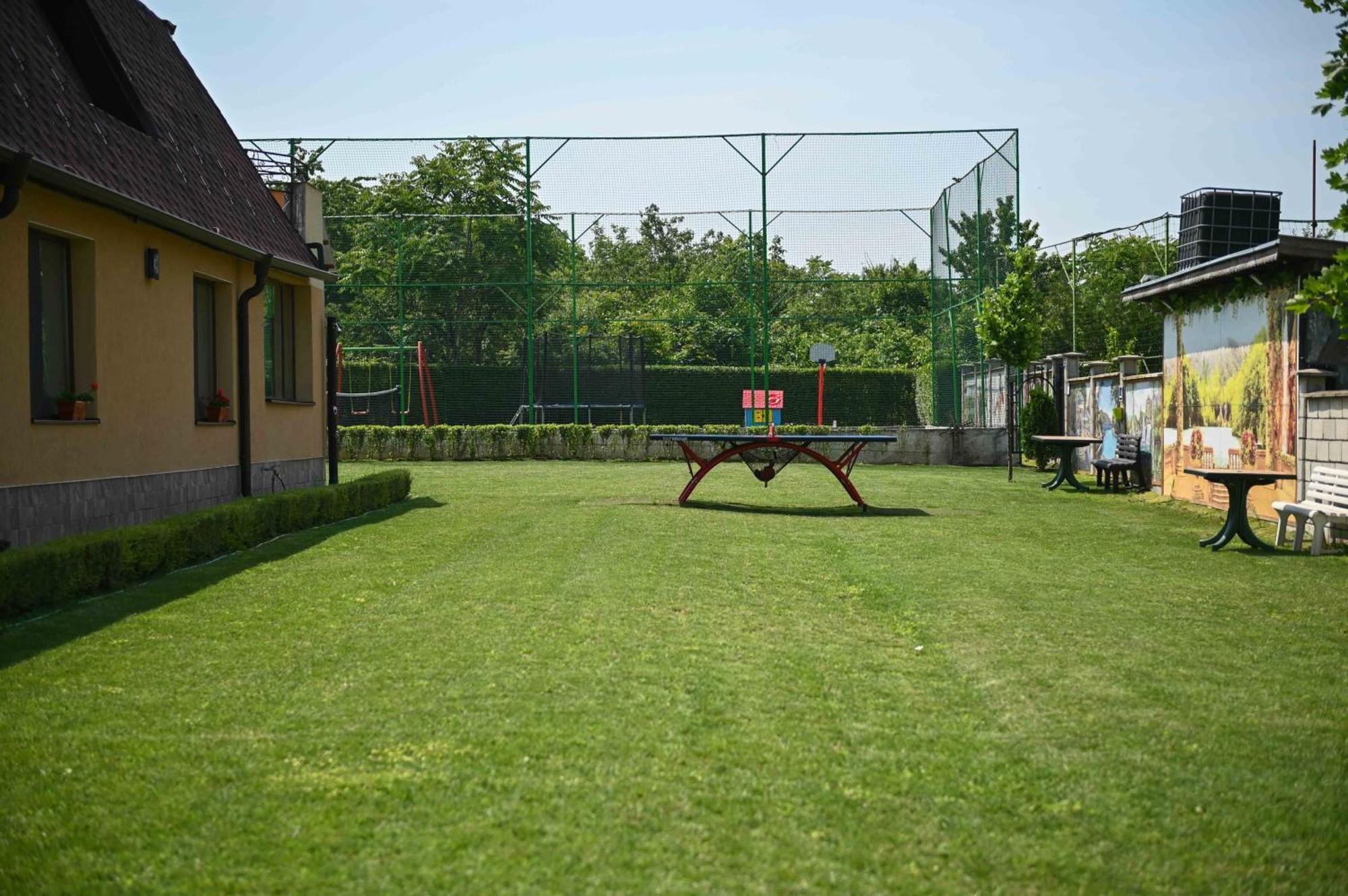 Guest House Erida Trastenik Bagian luar foto