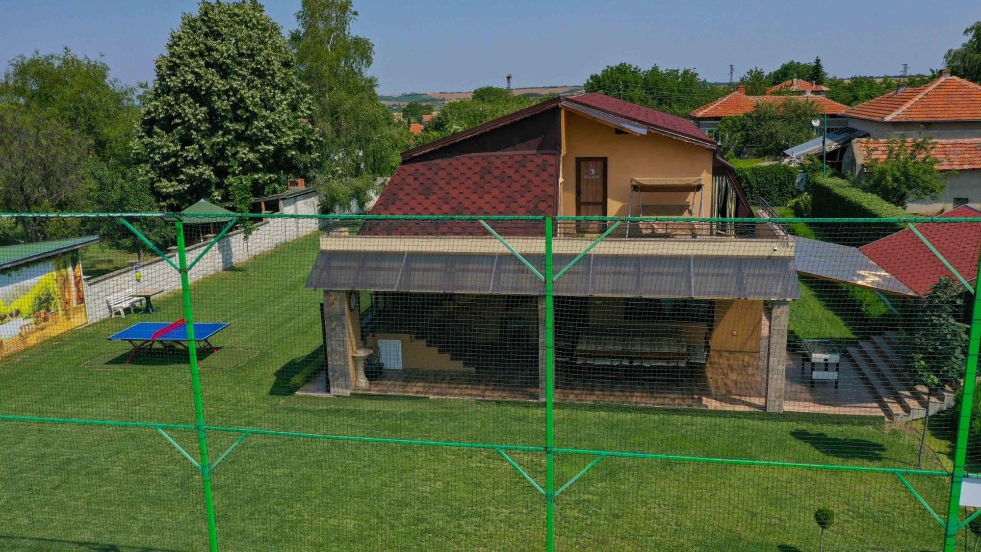 Guest House Erida Trastenik Bagian luar foto