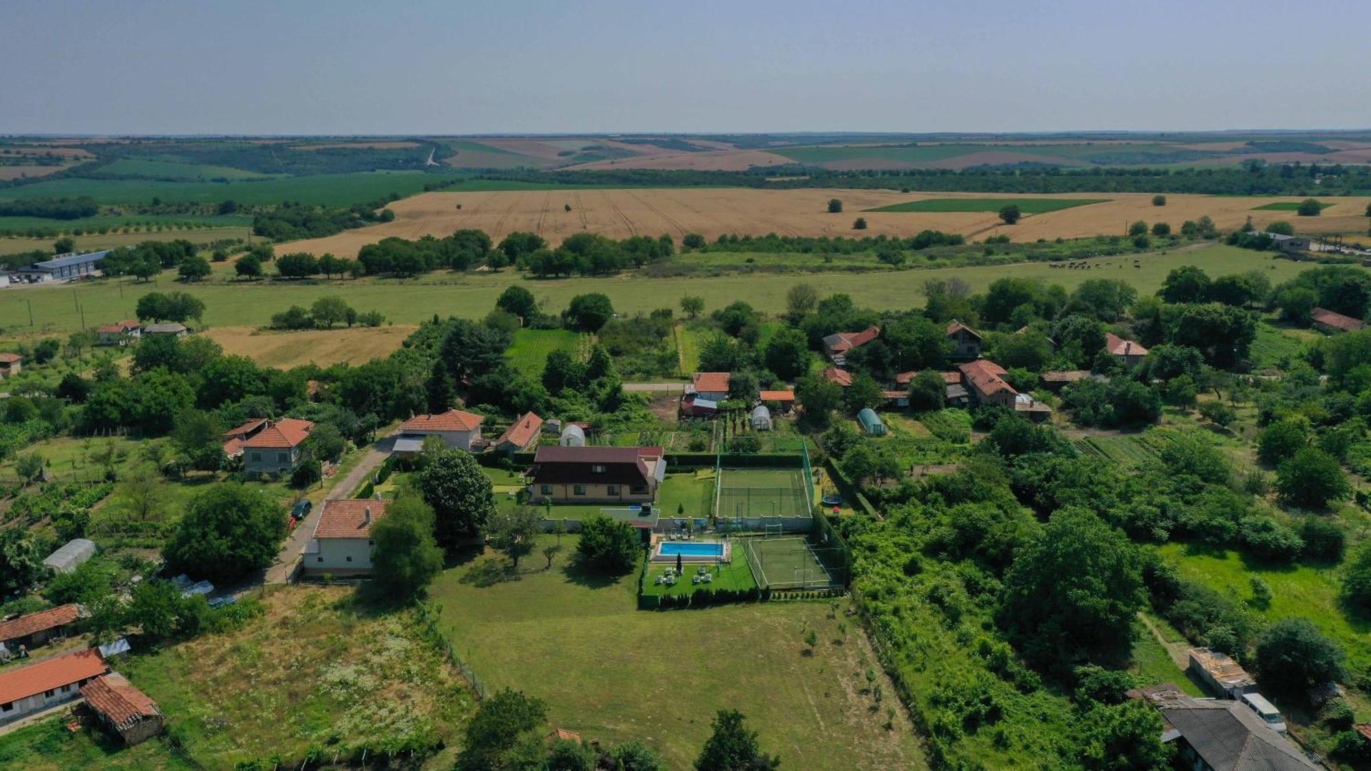 Guest House Erida Trastenik Bagian luar foto