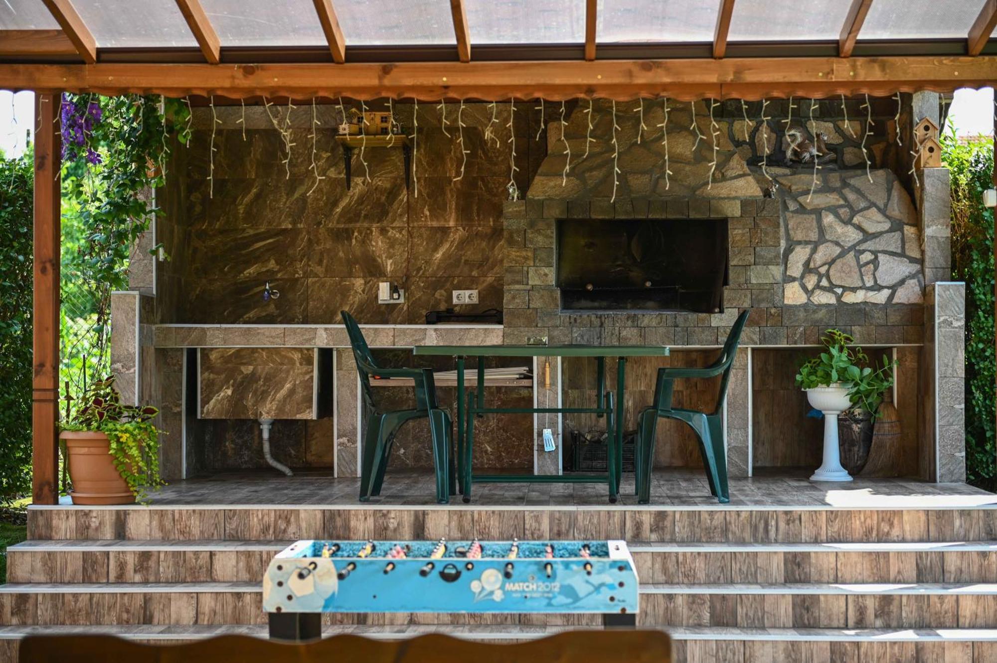 Guest House Erida Trastenik Bagian luar foto