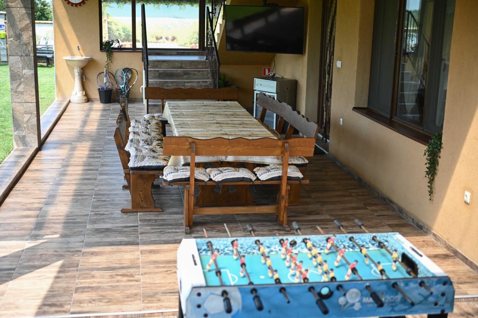 Guest House Erida Trastenik Bagian luar foto