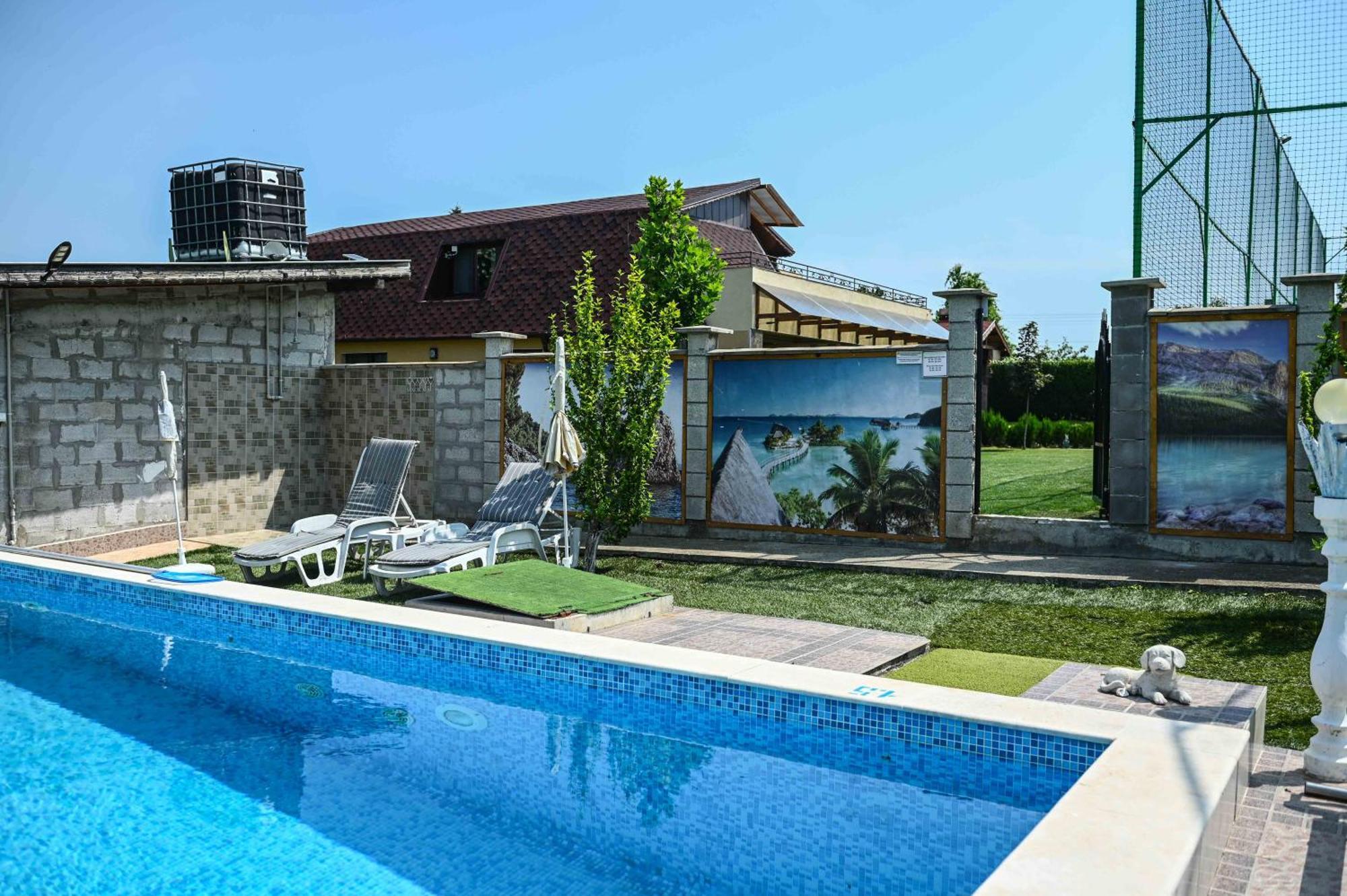Guest House Erida Trastenik Bagian luar foto
